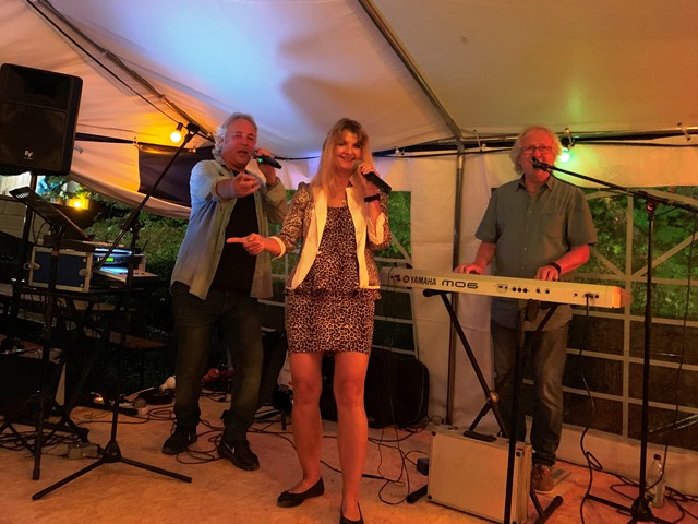 Werner, Sylvia und Charly sorgten für Brillante Musik am Lampionfest