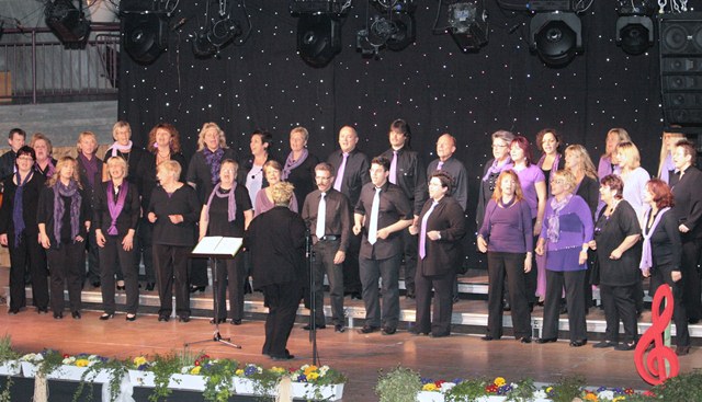 Drei Stunden lang beste Unterhaltung für gut 600 Gäste bot das Konzert der Kuchener Gesangvereine